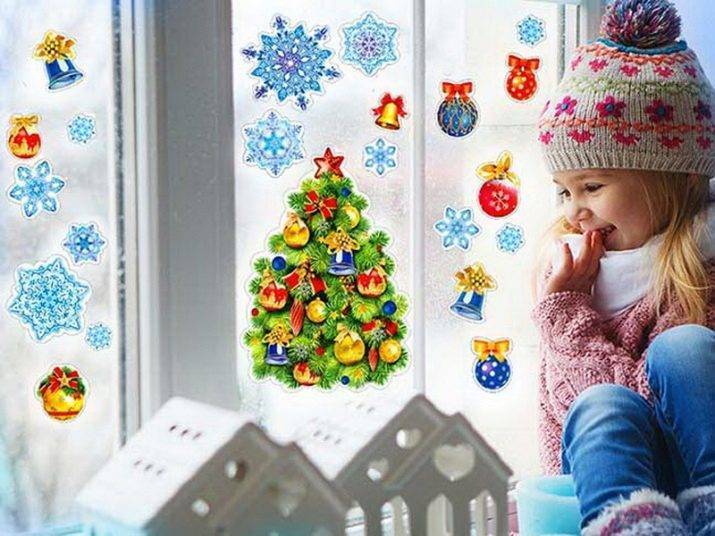 Как украсить окно на Новый Год?