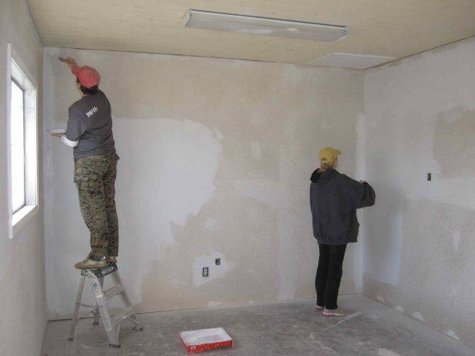 Что лучше выбрать обои или покраску для стен?