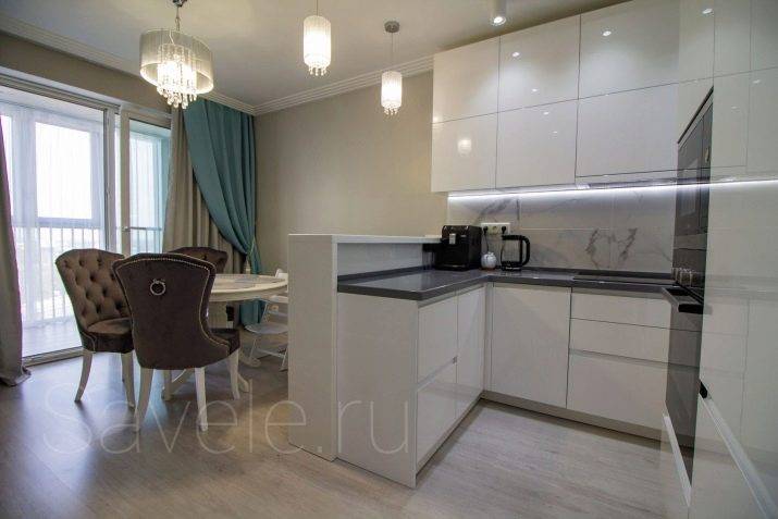 Дизайн маленькой кухни с барной стойкой