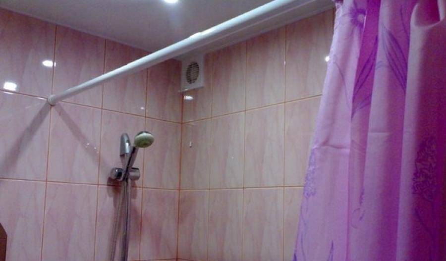 Шторка для ванной из стекла: какие бывают, как правильно выбрать раздвижные из стекла