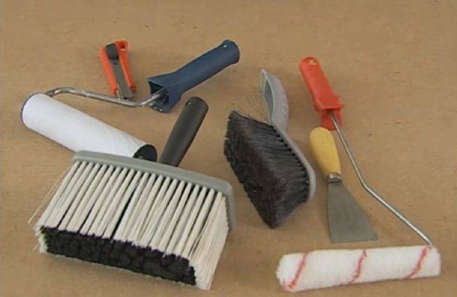 Гибкий камень в интерьере – виды и особенности монтажа