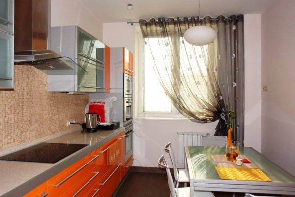 Встроенная кухня: плюсы и минусы, виды, советы по выбору