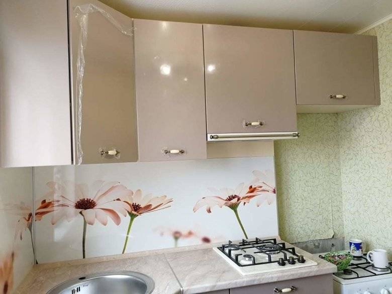 Дизайн кухни в панельном доме (7 примеров ремонта)